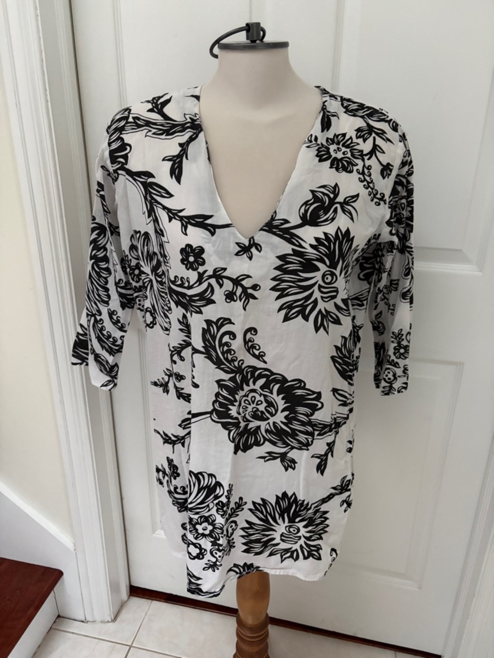 Sun Zone Women's Black & White Floral Swim Coverup Tunic ladies large